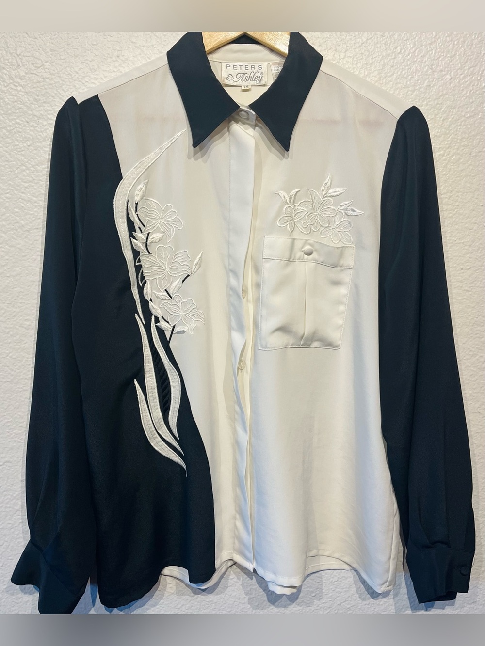 Vintage Crepe Black and White Embroidered Button-Down Shirt - Size 14 (Women’s)